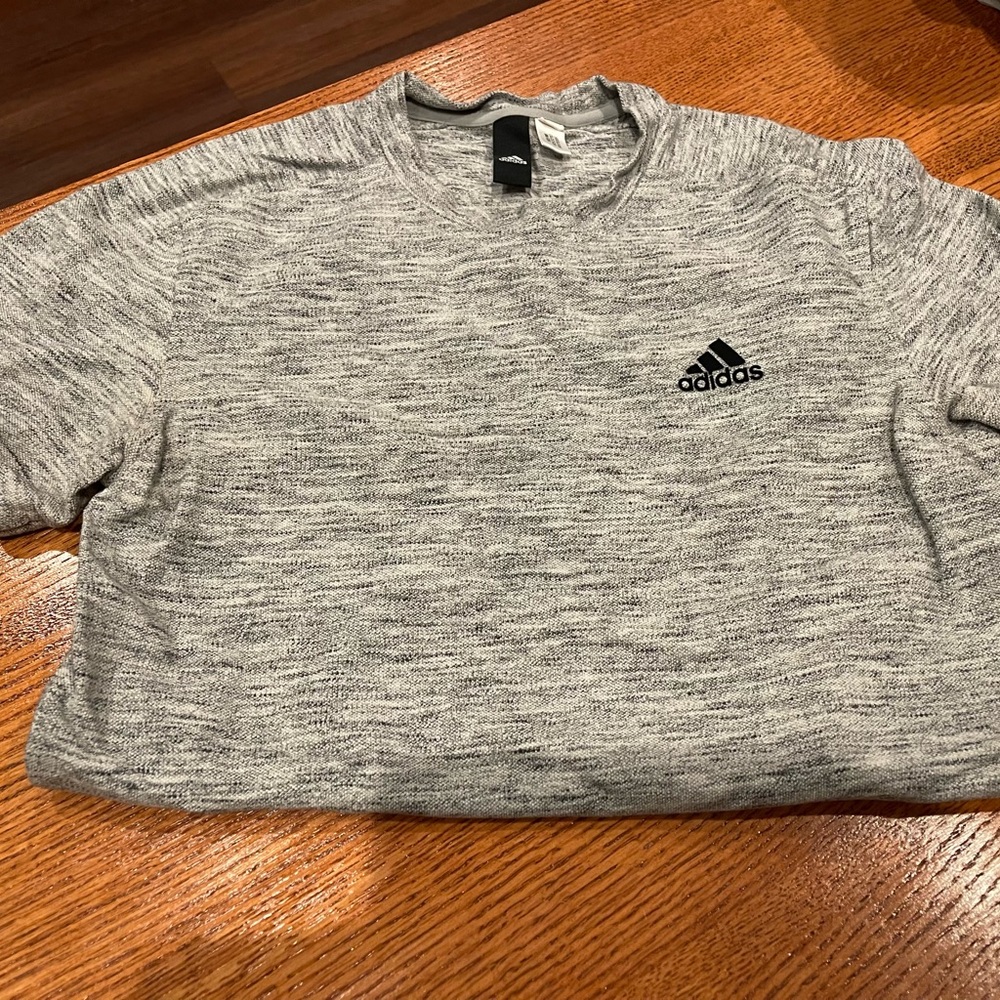 Adidas men’s t-shirt, great condition Small